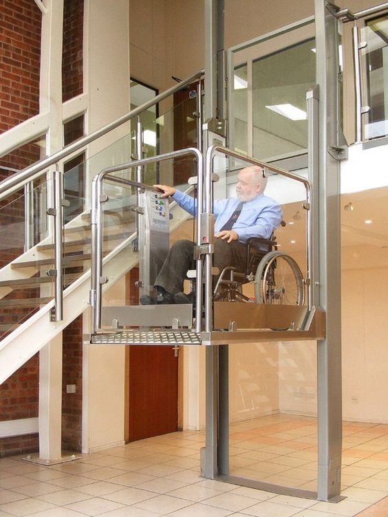 Thang máy cho người khuyết tật