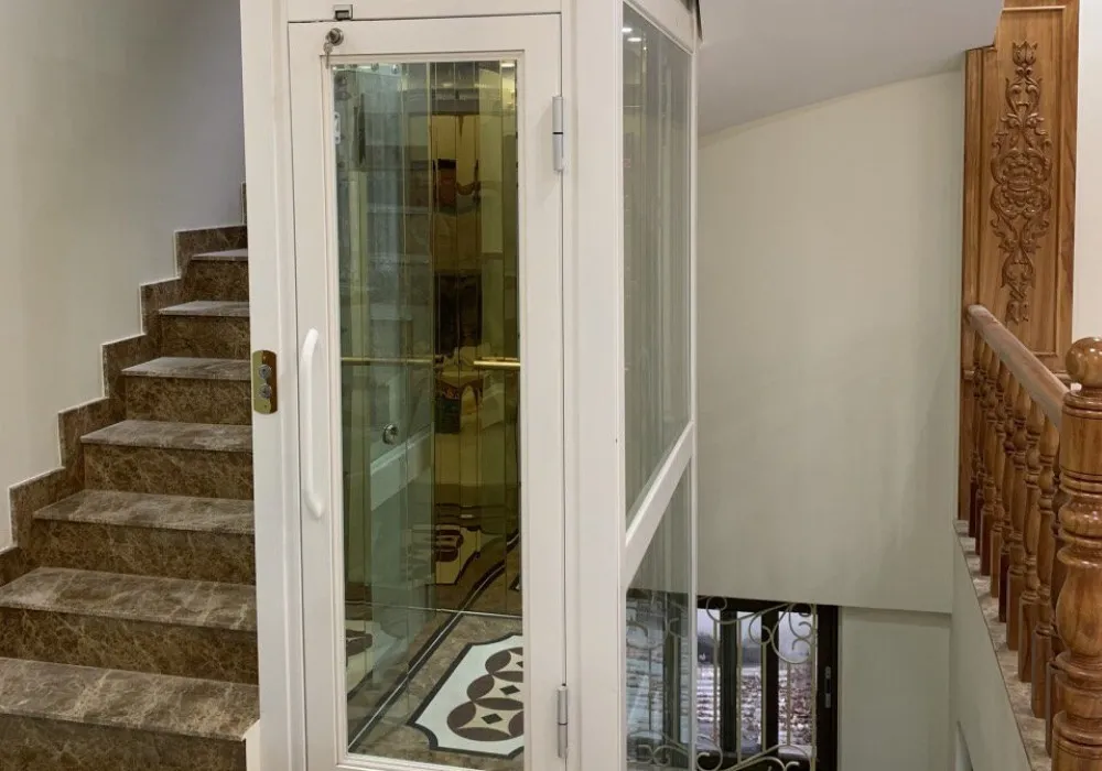 20+ Mẫu Thang Máy Mini Đẹp 2026 Cho Nhà Hiện Đại 9 Tiết kiệm chi phí xây dựng với giải pháp thang máy gia đình khung thép bền bỉ